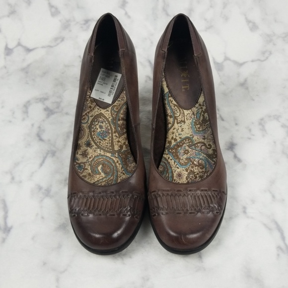 Mix It Brown faux leather 3.5" heels size 8.5 - Picture 4 of 8